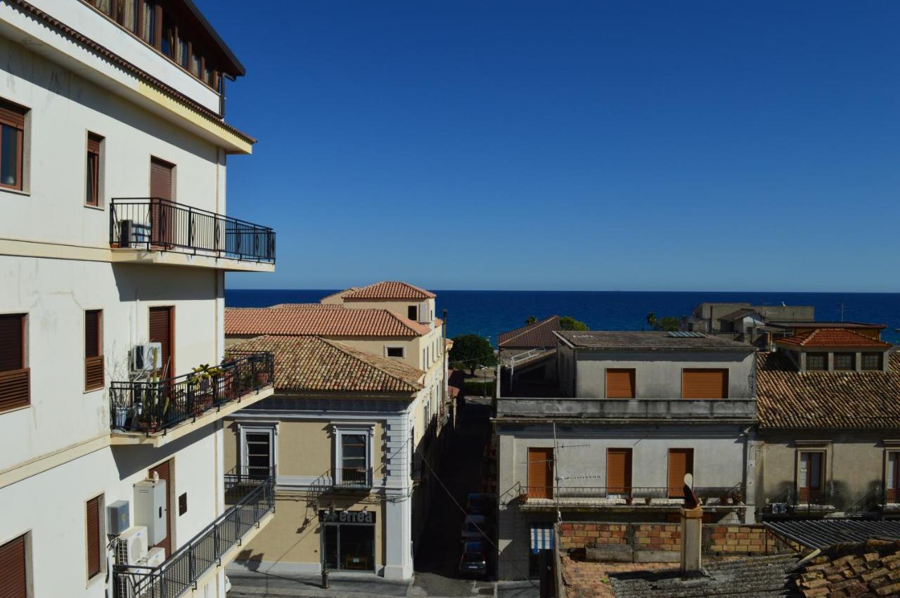 Emerella Guest House Siderno Beach Eksteriør billede